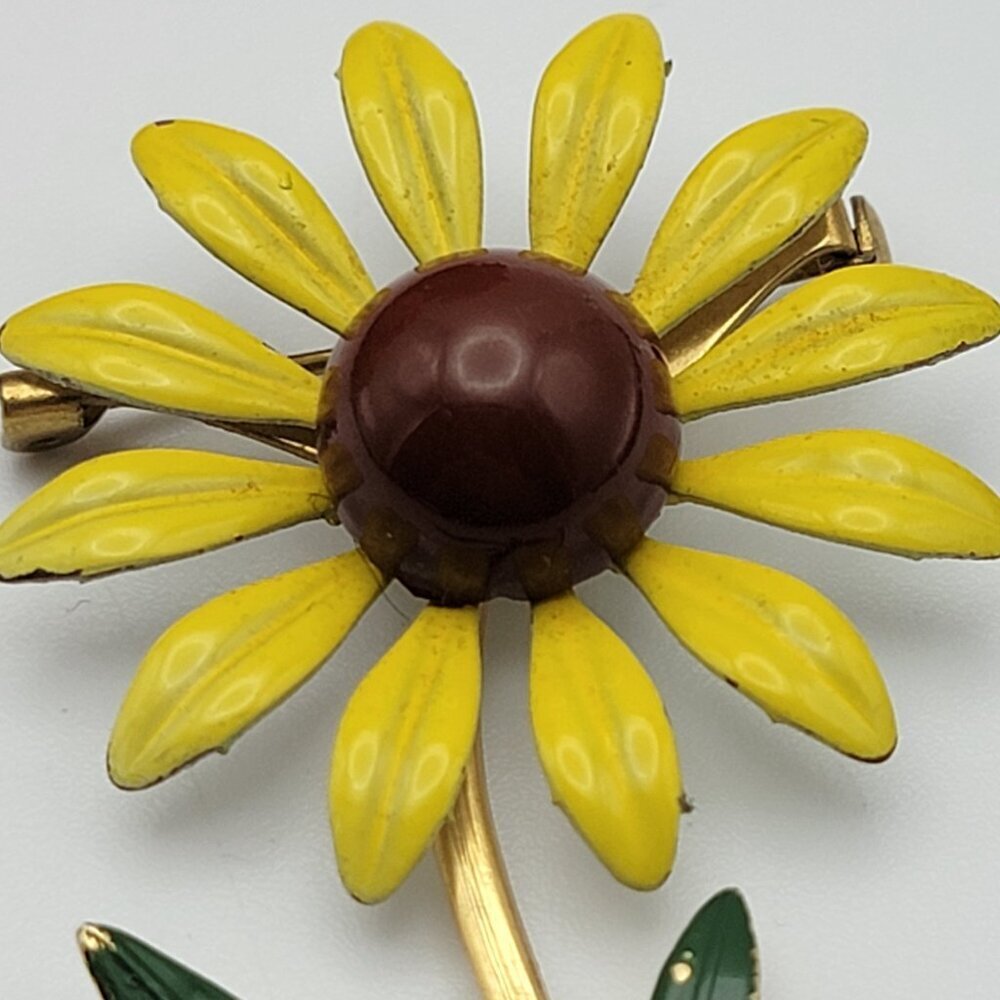 Vintage 60's Enamel Flower Brooch Gold Tone Yellow And Red 2.75" - Picture 3 of 7